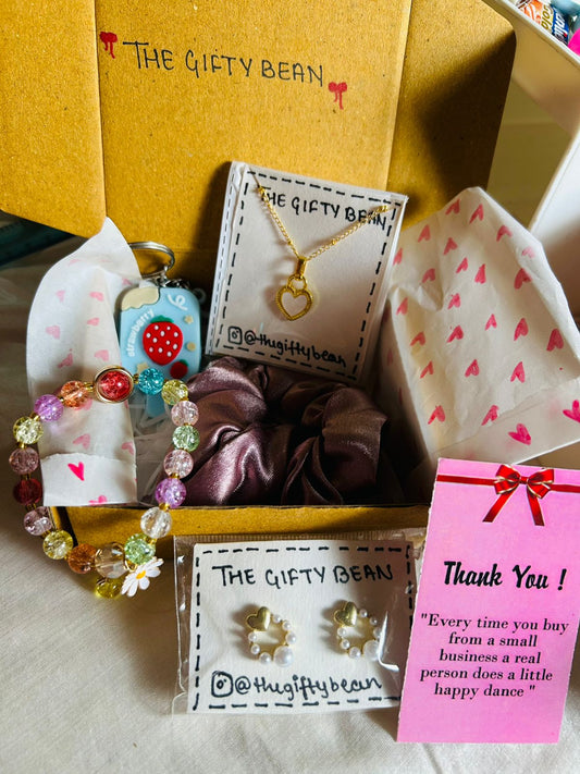 Cute Hamper For her with heart