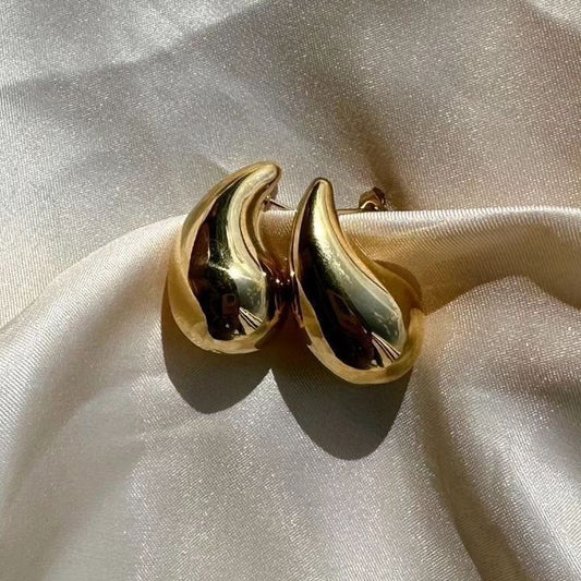teardrop earring